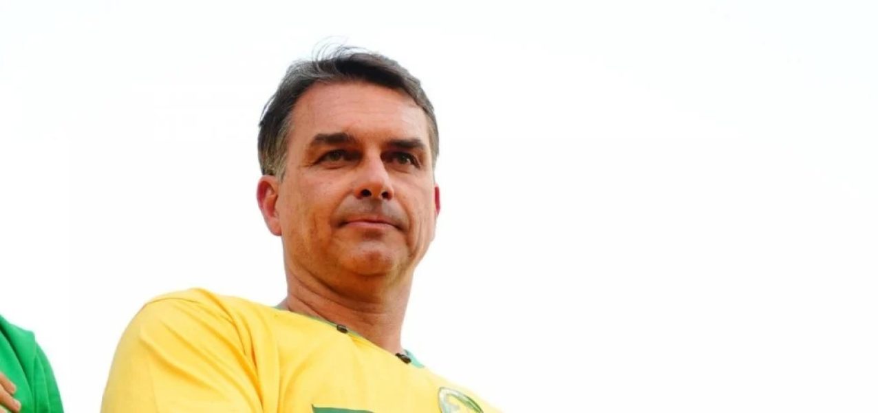 189411flavio-bolsonaro-e-multado-em-r-5-mil-por-impulsionar-propaganda-negativa-contra-lula-3-1000×470-1 189411flavio-bolsonaro-e-multado-em-r-5-mil-por-impulsionar-propaganda-negativa-contra-lula-3-1000x470-1