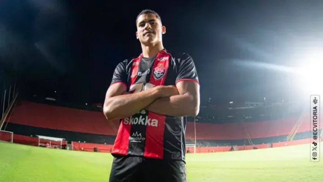 Alex-Bruno-novo-camisa-9-vitoria-696×392-1 Alex-Bruno-novo-camisa-9-vitoria-696x392-1