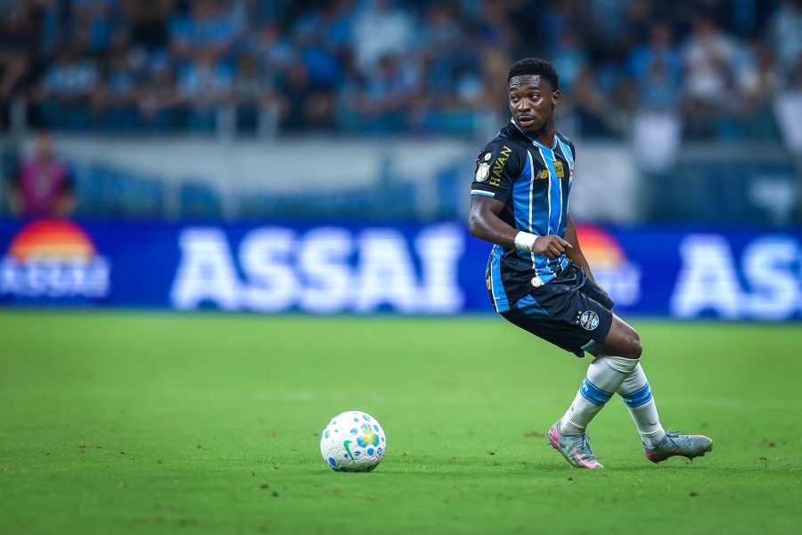 Amuzu-Lucas-Uebel-Gremio-FBPA-1
