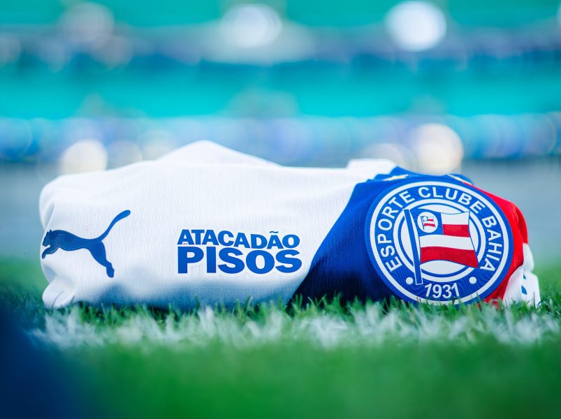 Bahia-escudo-camisa-Leticia-Martins-EC-Bahia-e1776962539183