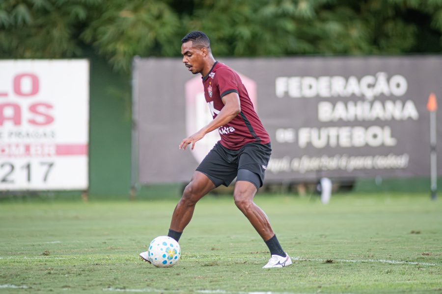 Caique-Goncalves-Victor-Ferreira-EC-Vitoria