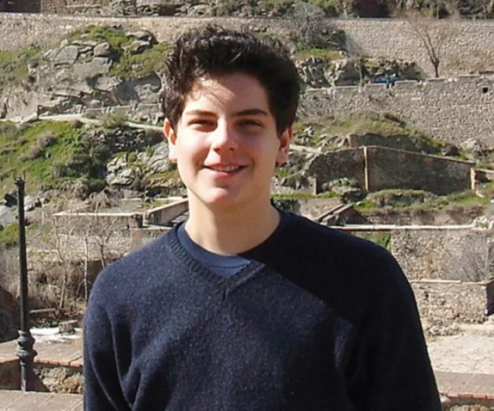 Carlos-Acustis