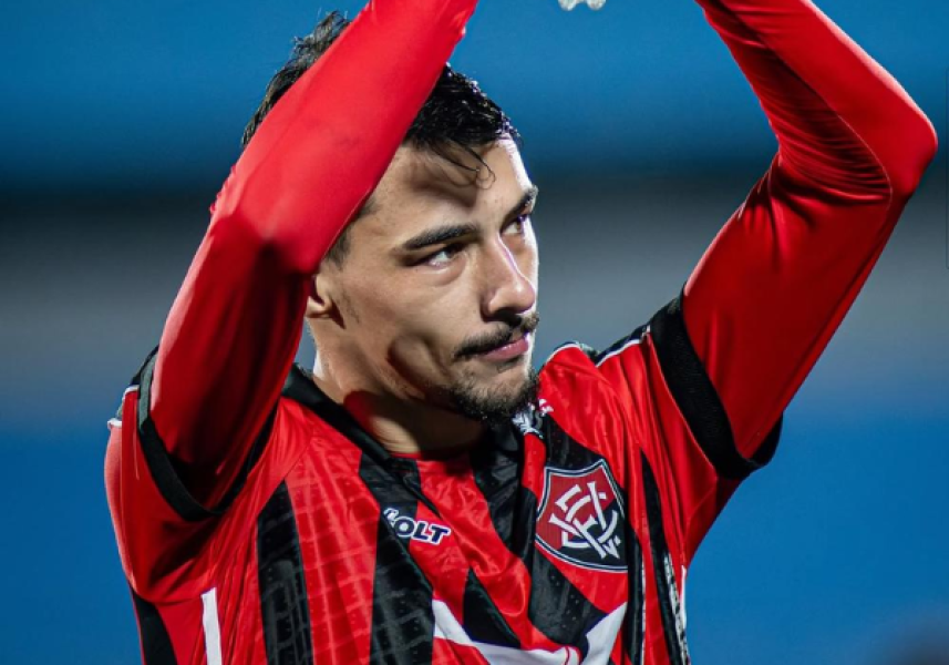 Claudinho-EC-Vitoria