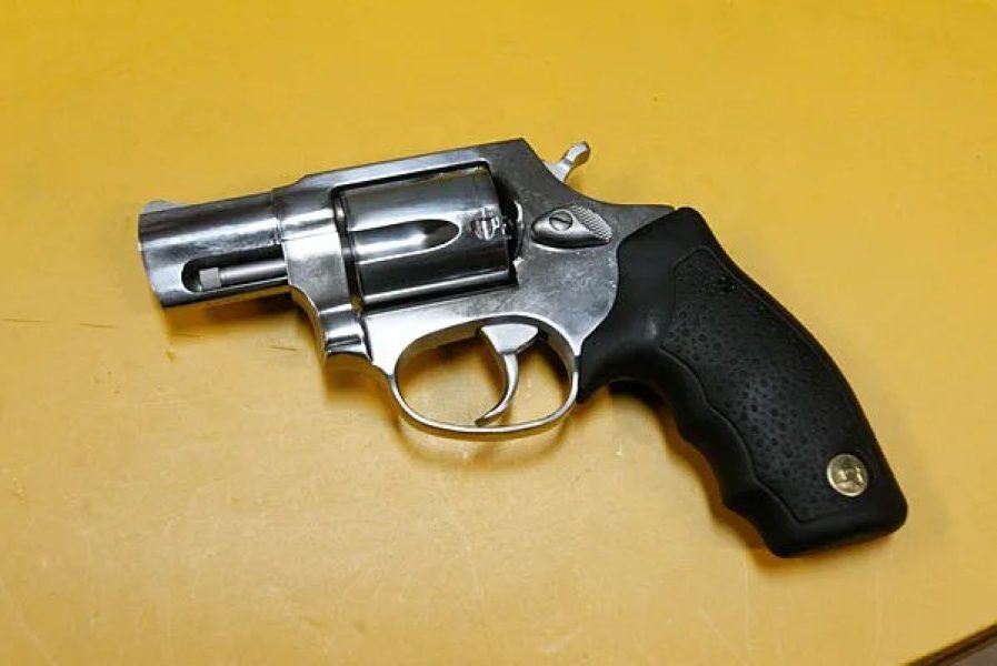 Crianca-morre-por-tiro-acidental-apos-pegar-arma-d0136851800202511141324-ScaleDownProportional