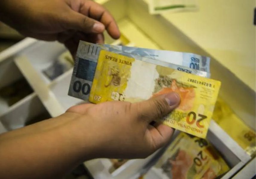 Dinheiro-Marcello-Casal-Jr-Agencia-Brasil