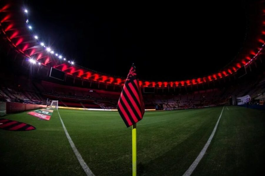 Flamengo-bandeirinha-Alexandre-Vidal-Flamengo-768×511-1 Flamengo-bandeirinha-Alexandre-Vidal-Flamengo-768x511-1