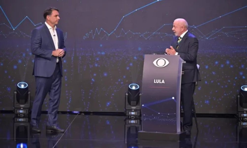 Flavio-Bolsonaro-e-Lula-696×416-1 Flavio-Bolsonaro-e-Lula-696x416-1