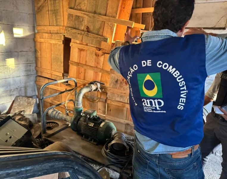 Operacao-na-Bahia-expoe-elo-entre-PCC-e-fraudes-em0136488000202510171454-ScaleDownProportional Operacao-na-Bahia-expoe-elo-entre-PCC-e-fraudes-em0136488000202510171454-ScaleDownProportional