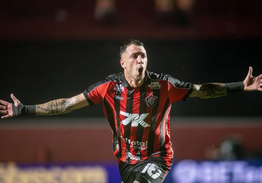 Renzo-Lopez-Victor-Ferreira-EC-Vitoria