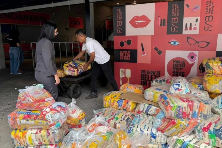 Secretaria-de-Desenvolvimento-Social-recebe-alimentos-doados-durante-a-Feira-de-Santana-Beauty-Foto-Danielly-Cerqueira-1000×667-1 Secretaria-de-Desenvolvimento-Social-recebe-alimentos-doados-durante-a-Feira-de-Santana-Beauty-Foto-Danielly-Cerqueira-1000x667-1