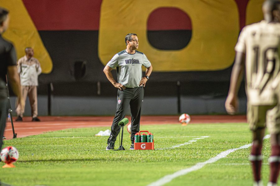 Victor-Ferreira-30522-2048x1365-1