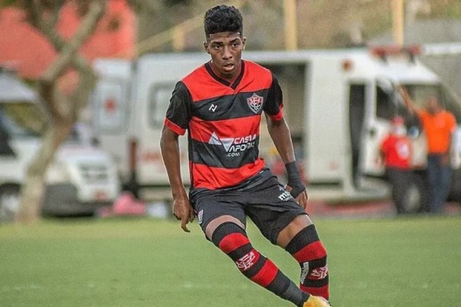 alisson-santos-em-acao-pelo-vitoria-2921221-article-1 alisson-santos-em-acao-pelo-vitoria-2921221-article-1
