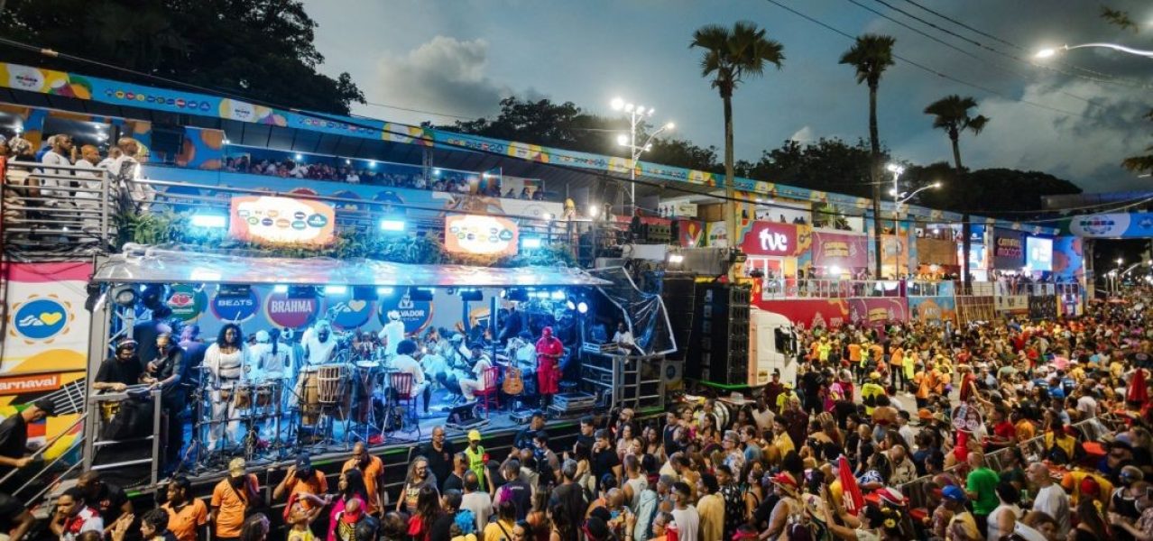 b2ap3_large_177825bahia-deve-receber-37-milhoes-de-visitantes-durante-carnaval-3