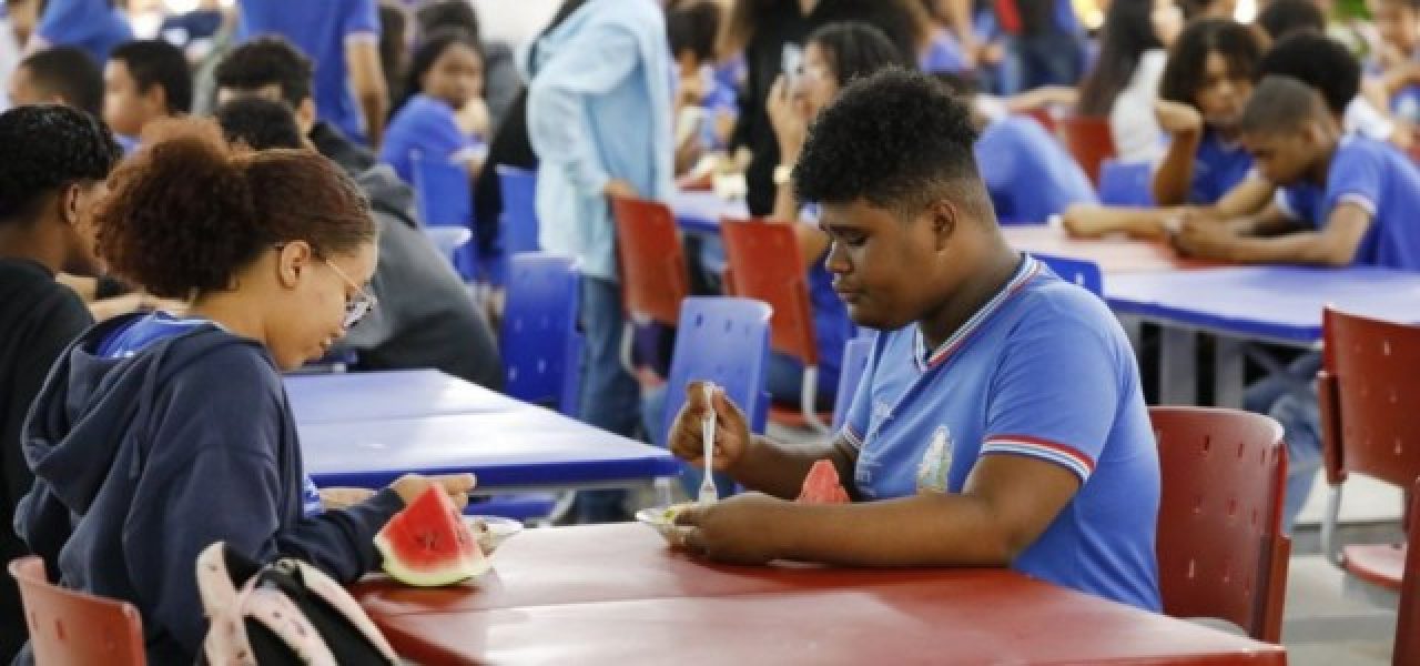 b2ap3_medium_165303alba-analisa-projeto-que-propoe-troca-de-sinais-sonoros-por-musicas-suaves-nas-escolas-3