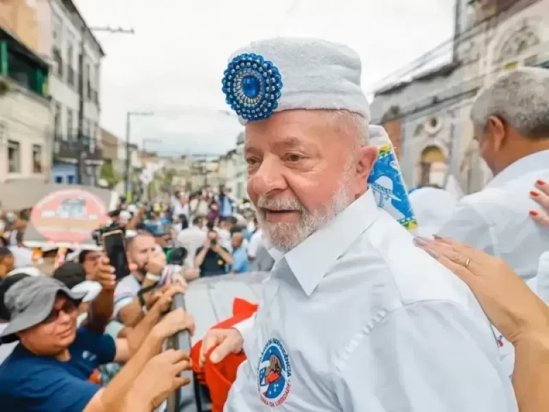 b2ap3_medium_Lula-no-carnaval