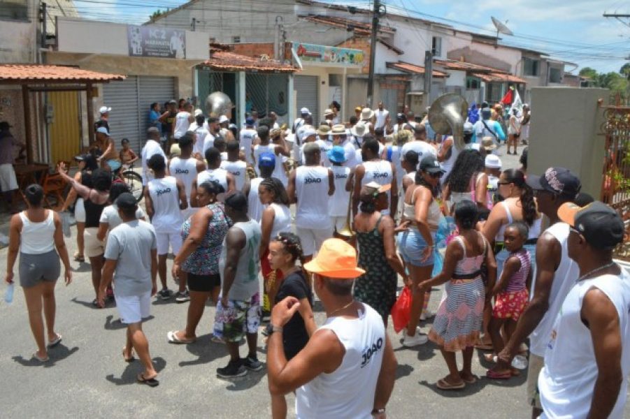 b2ap3_medium_Prefeito-participa-da-Lavagem-de-Humildes-Foto-Gabriel-Calazans-11