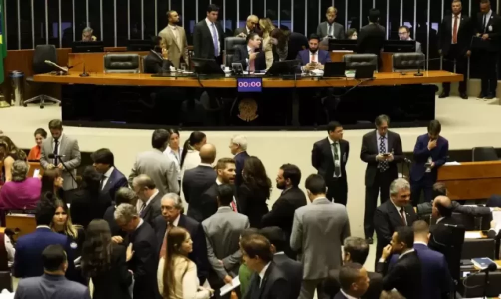 b2ap3_medium_camara-dos-deputados