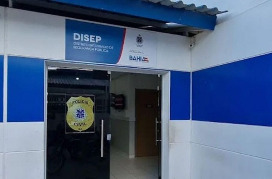 b2ap3_medium_mulheres-sao-conduzidas-a-delegacia-apos-agressao-durante-discussao-familiar-em-serrinha-f4cb8