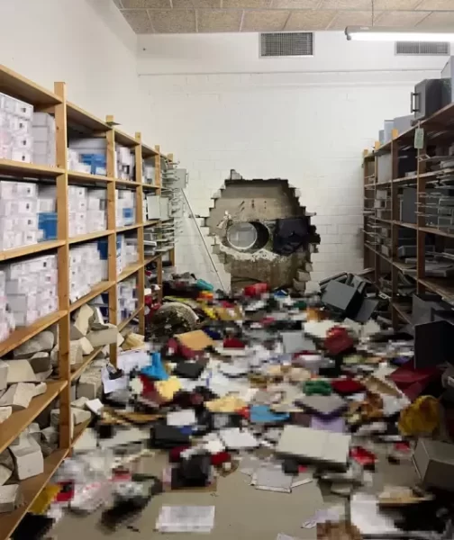 b2ap3_medium_officers-firefighters-immediately-searched