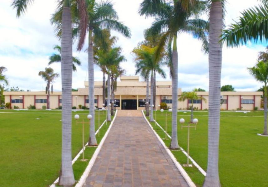 fachada-prefeitura-correntina-bahia.ba-600x420-1