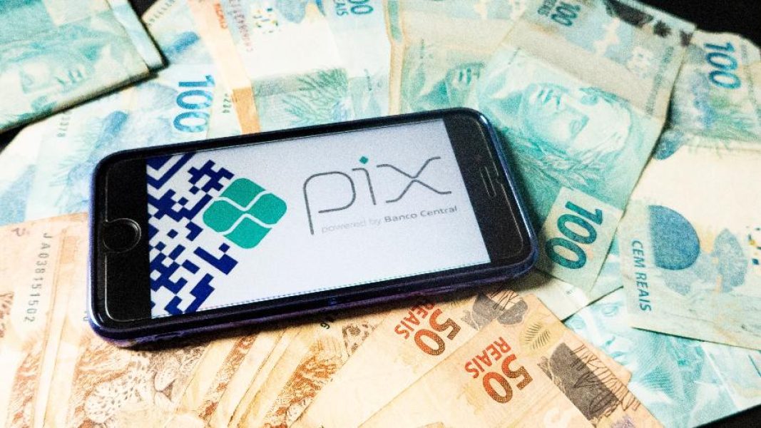 imagem-ilustrativa-do-pix-sistema-de-pagamentos-instantaneos-do-banco-central-1637084934181_v2_900x506