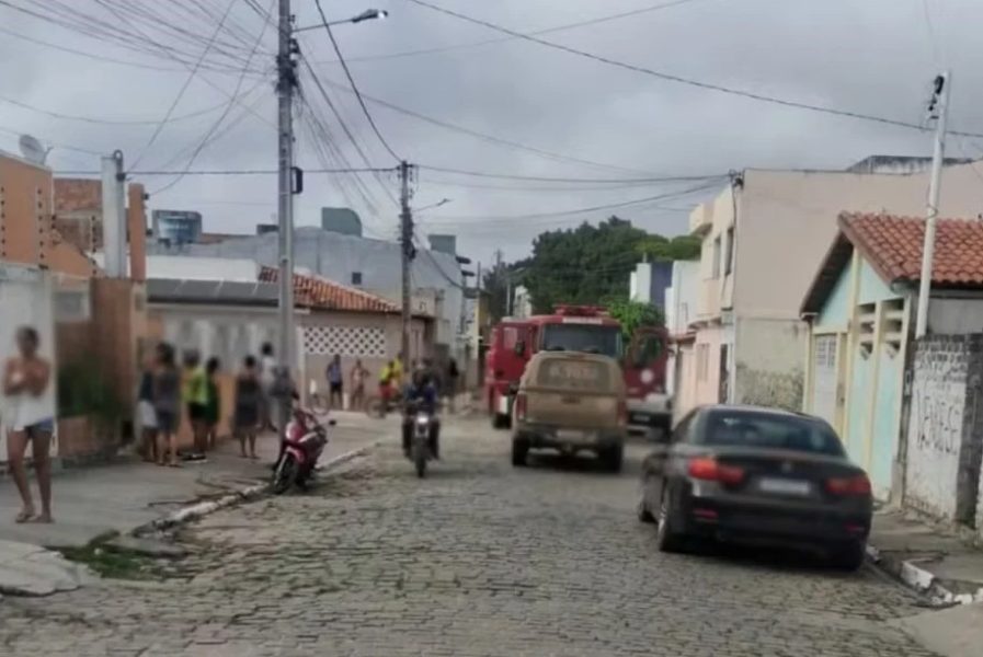 incendio-em-casa-de-serrinha-1000×677-2 incendio-em-casa-de-serrinha-1000x677-2