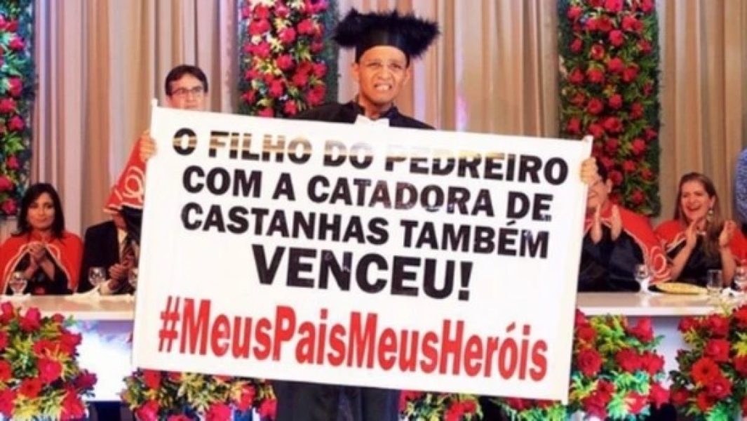 ismael-do-nascimento-silva-se-formou-em-direito-aos-25-anos-e-fez-questao-de-transformar-a-cerimonia-em-uma-homenagem-aos-pais-3400844-article ismael-do-nascimento-silva-se-formou-em-direito-aos-25-anos-e-fez-questao-de-transformar-a-cerimonia-em-uma-homenagem-aos-pais-3400844-article