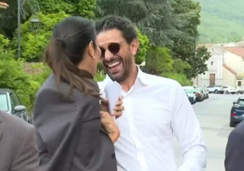 ivete-flagrada-com-affair-na-italia
