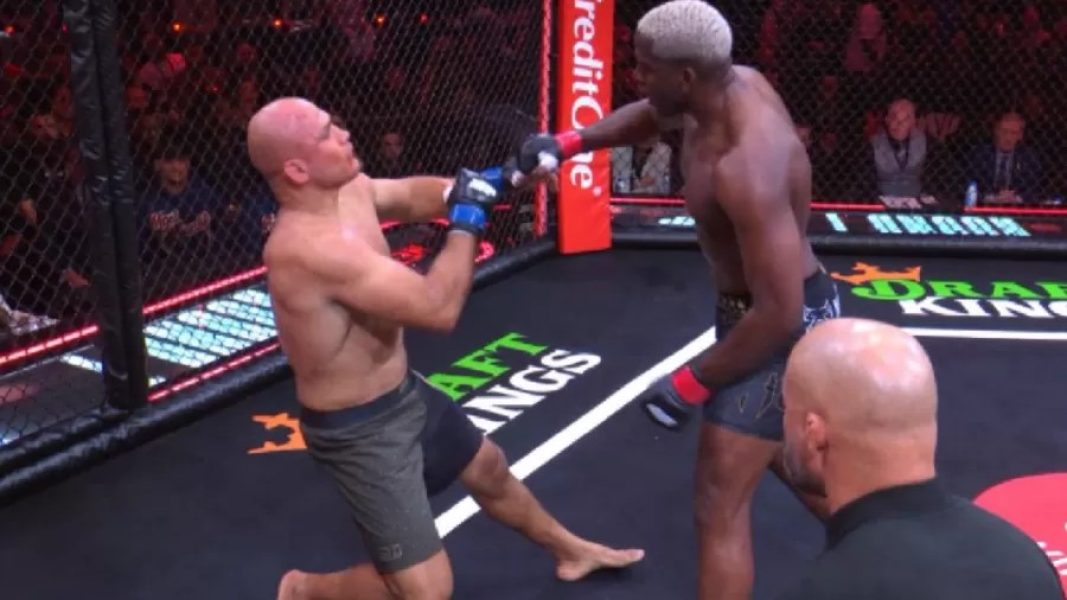 junior-cigano-a-esq-cai-apos-receber-um-direto-fulminante-de-robelis-despaigne-ainda-no-primeiro-assalto-1778992557272_v2_900x506.png