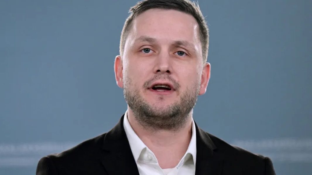 naom_696fedb6106d7-1