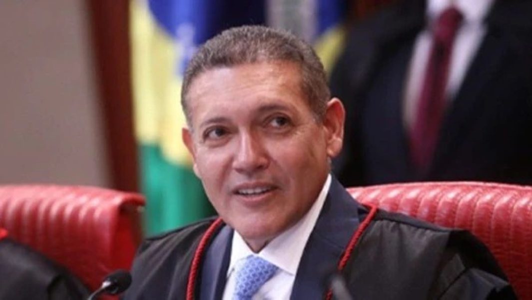 o-relator-do-caso-ministro-kassio-nunes-marques-durante-sessao-plenaria-do-tse-3402251-article